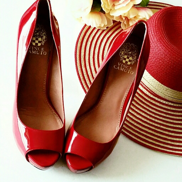 ¡Just In! Award Winner🎉Vince Camuto Red Hot Heels - Picture 2 of 8